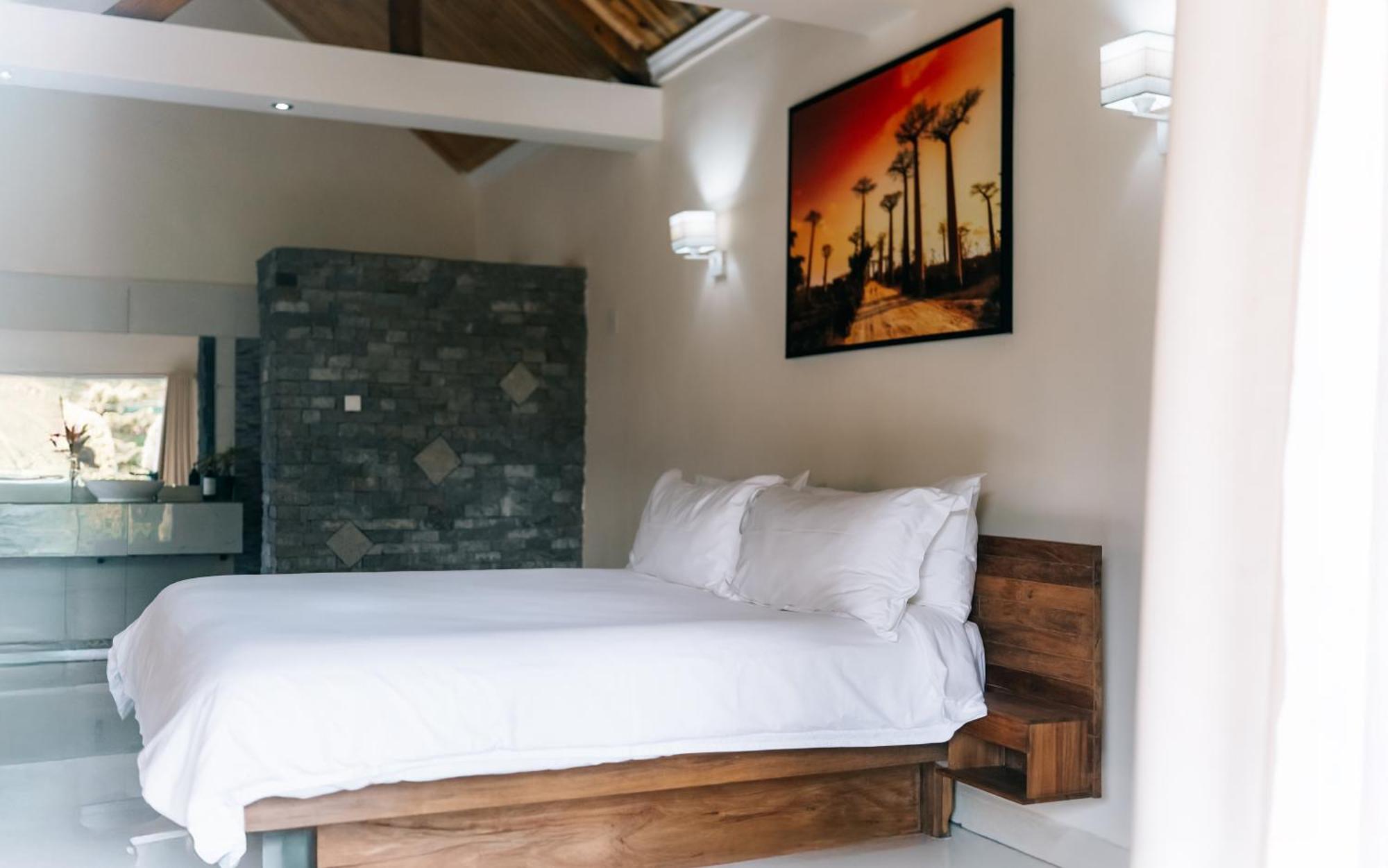 Mahafaly Hotel & Resort Antsirabe Extérieur photo