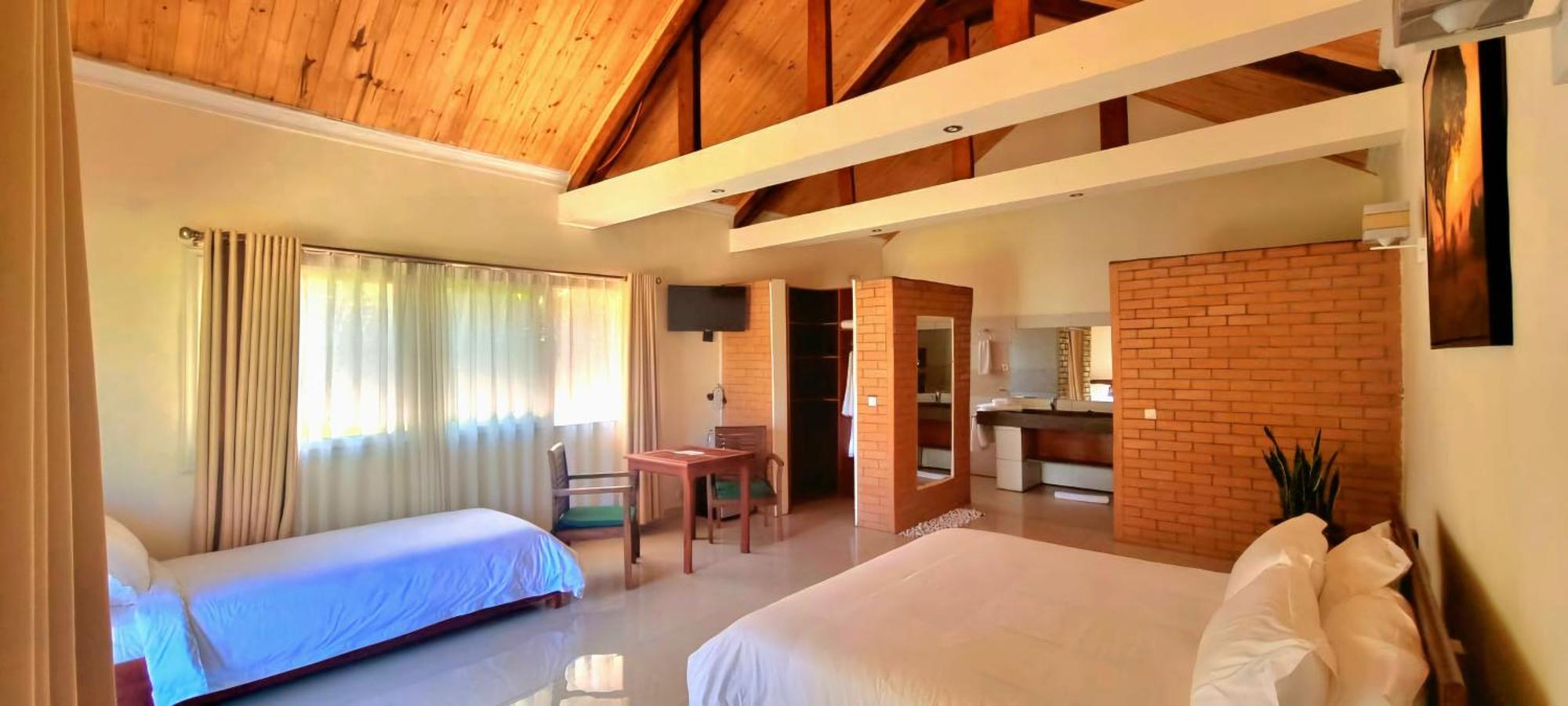 Mahafaly Hotel & Resort Antsirabe Extérieur photo