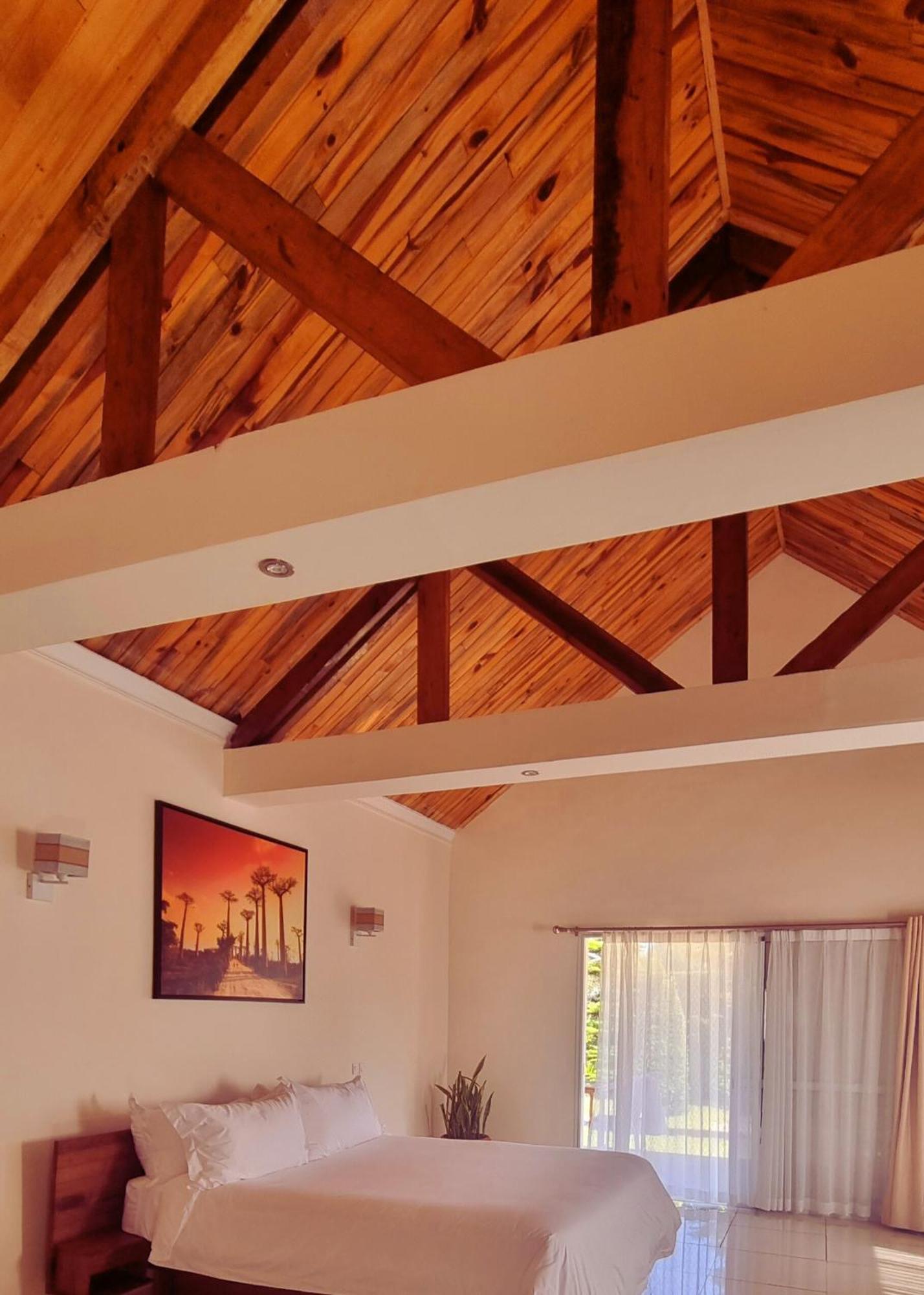 Mahafaly Hotel & Resort Antsirabe Extérieur photo